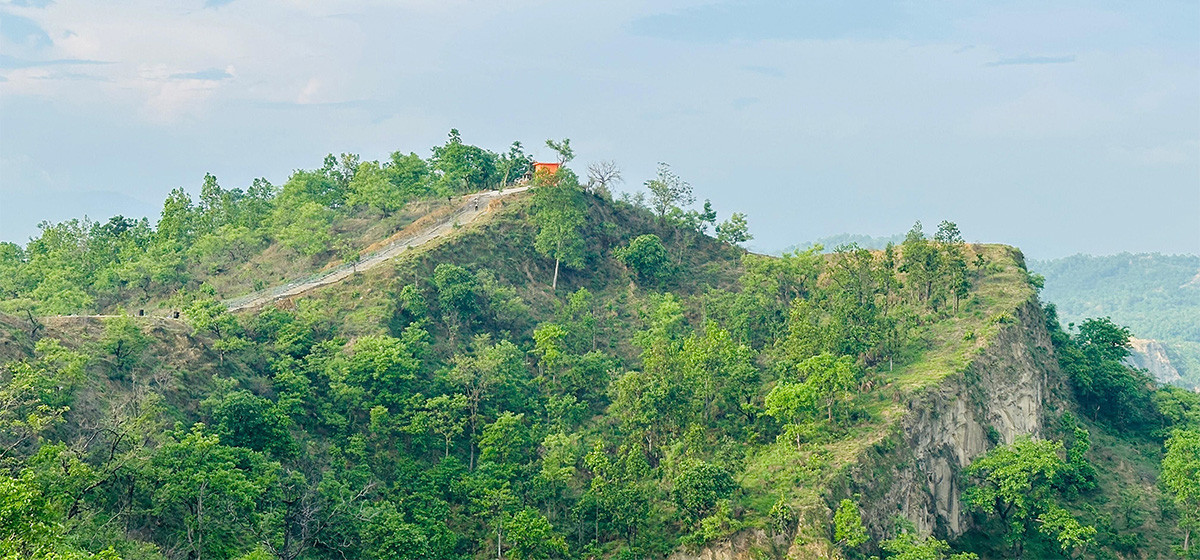 आस्था र प्रकृतिको संगम ‘राजाजी डाँडा’